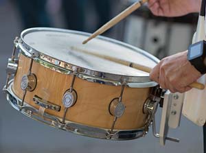 playing the snare drum